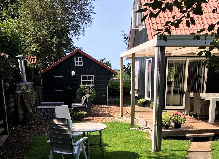 Guest house 100513 • Holiday property Tjeukemeer • Knus 4 persoons vakantiehuis met heerlijke tuin in het