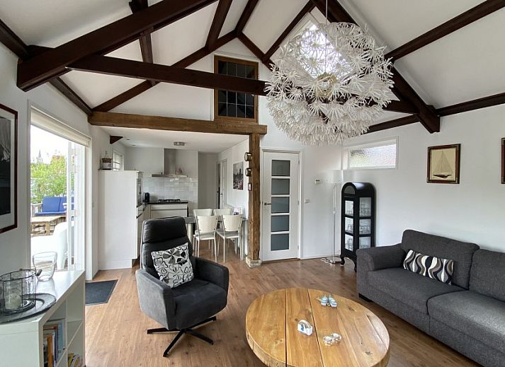 Ferienhaus im Hafen von Terherne am Sneekermeer mit grosser Terrasse und schoener Aussicht ueber die friesischen Seen.