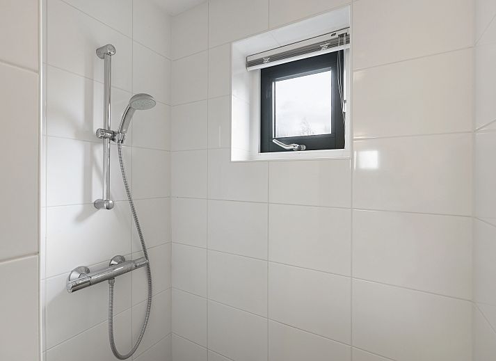 Gemuetliches Wohnzimmer im Waterpark Terherne, Ferienhaus fuer sechs Personen mit Blick auf die friesischen Seen.