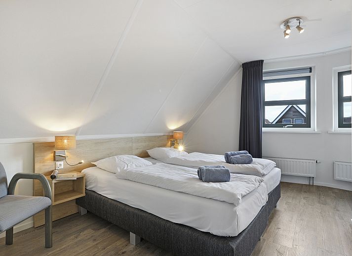 Stilvolle Sitzecke im Wasserpark Terherne, ideal zum Entspannen in einem 6-Bett-Wasserhaus.