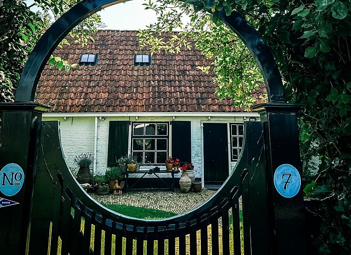 Ferienhaus FR421 in Terherne, Sneekermeer mit schoenem Garten an den friesischen Seen.