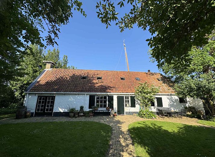 Ferienhaus FR421 in Terherne, Sneekermeer mit schoenem Garten an den friesischen Seen.