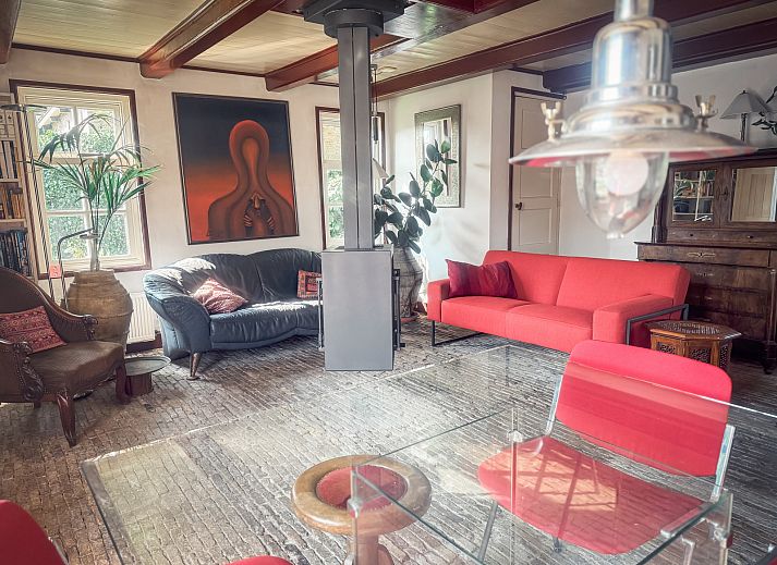 Geraeumiges Zimmer im Dachgeschoss des Ferienhauses FR421, Terherne, ideal zum Entspannen.