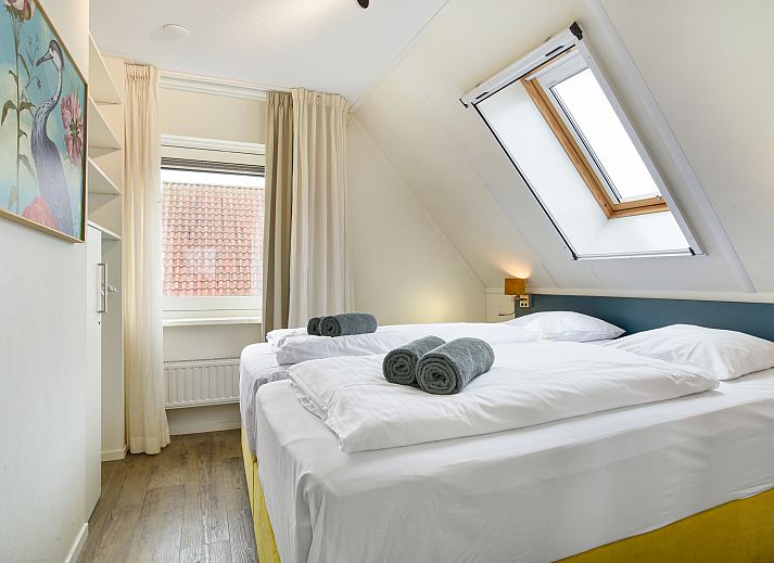 Gemuetliche Sitzecke mit Kamin im Waterpark Terherne, 8-Personen-Wasserhaus, Terherne, Sneekermeer.