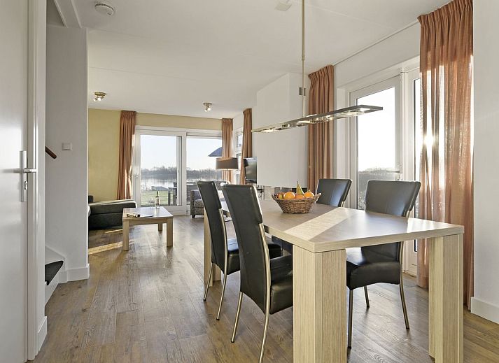 Gemuetliches Schlafzimmer im 4-Personen-Bungalow 4C, Terherne, Friesische Seen.