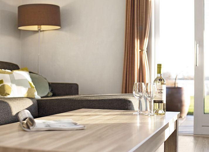 Gemuetliches Schlafzimmer im 4-Personen-Bungalow 4C, Terherne, Friesische Seen.