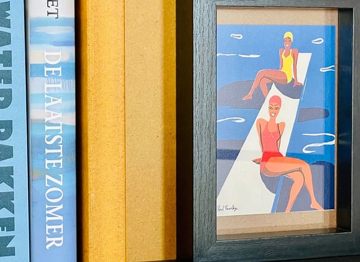 Aussenterrasse des Ferienhauses in Offingawier mit Blick auf das Sneekermeer, ideal zum Essen in der Natur.