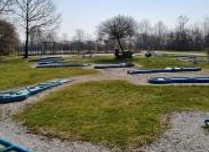Comfortable sitting area in Holiday cottage in Offingawier, ideal for relaxation on the Sneekermeer lake.