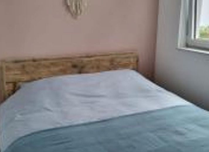 Modern bathroom in Holiday home in Offingawier, luxury vacation home near Sneekermeer.