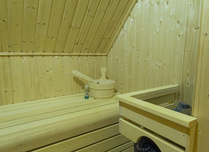 Verblijf 120751 - Vakantiewoning Sneekermeer - 8p. Luxe waterwoning de Zomertaling met sauna