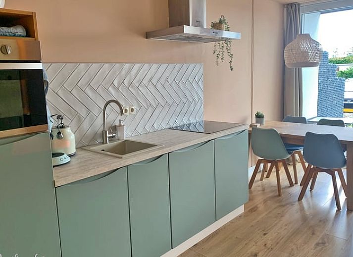 Cottage in Offingawier, charmantes Ferienhaus mit moderner Architektur in Sneekermeer, Friesische Seen.