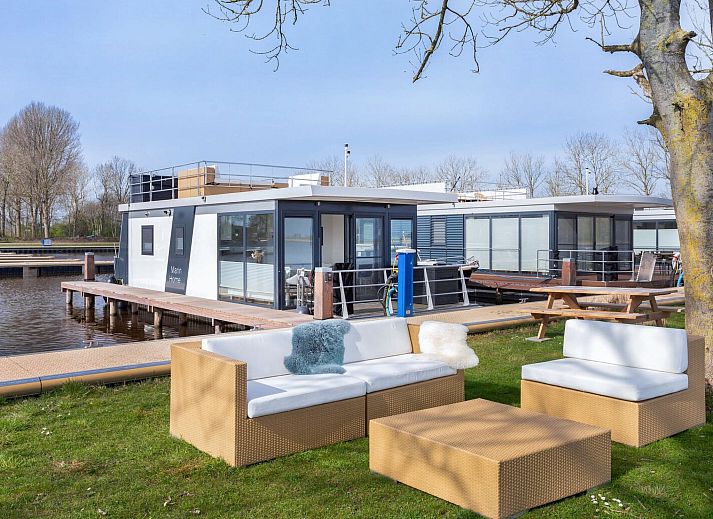 Guest house 120764 - Holiday property Sneekermeer - Vakantiehuis HouseBoat MeerRand