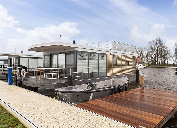 Verblijf 120773 • Vakantiewoning Sneekermeer • Houseboat + dakterras Offingawier