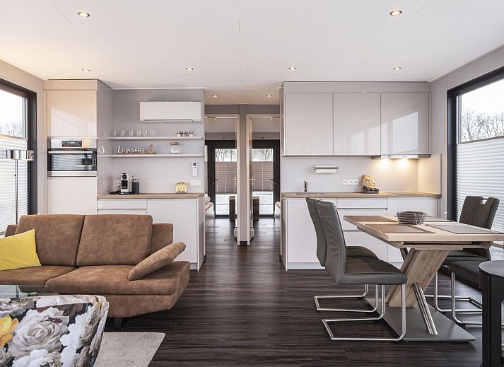 Guest house 120773 - Holiday property Sneekermeer - Houseboat + dakterras Offingawier