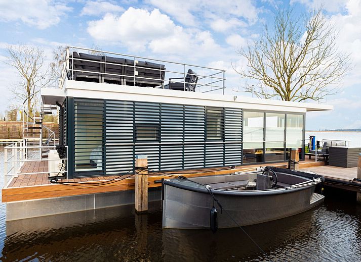 Verblijf 120776 • Vakantiewoning Sneekermeer • Houseboat de Valreep