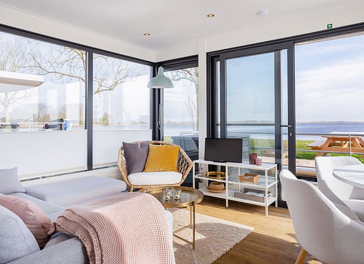 Verblijf 120777 - Vakantiewoning Sneekermeer - Houseboat Aqua Dolce