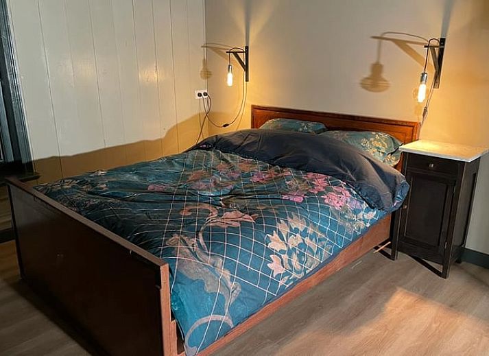 Charmant Vakantiehuis in Sumar met rode dakpannen in het Bergumermeer, Friese meren.