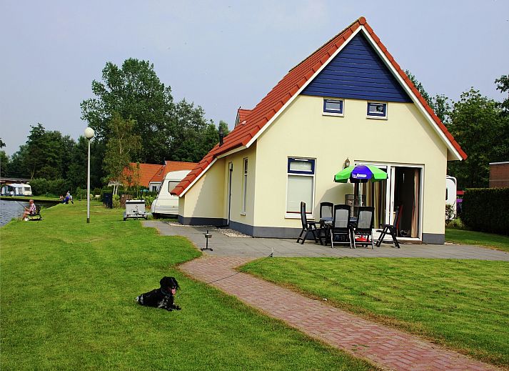 Guest house 130321 • Holiday property Bergumermeer • Vakantiepark Bergumermeer 10