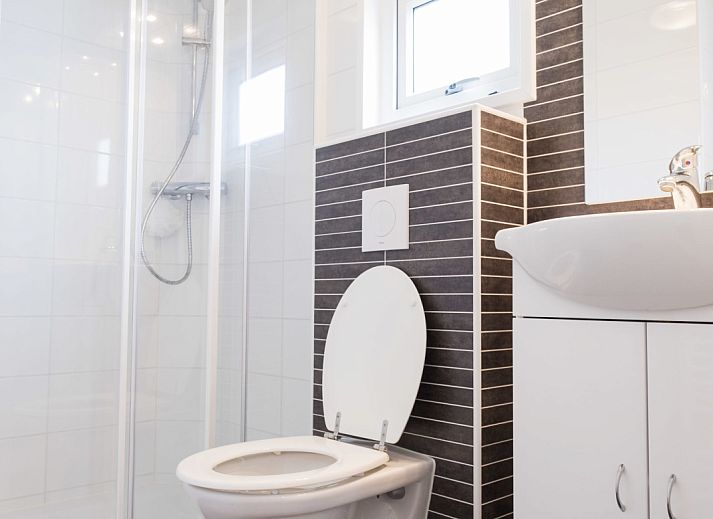 Verblijf 130326 - Vakantiewoning Bergumermeer - Waterlodge type 1