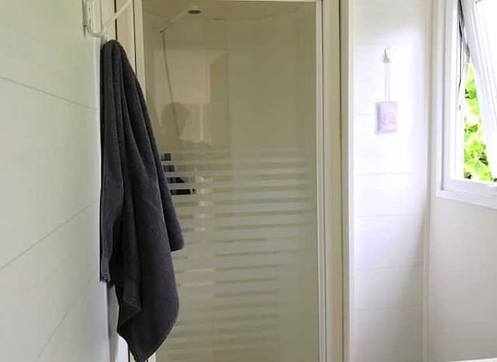 Prachtig uitzicht op de Friese meren bij Vakantiehuis in Eernewoude, gelegen in Earnewald, perfect voor watersportliefhebbers.