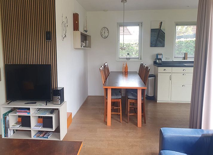 Vakantiehuis Bungalowpark It Wiid in Earnewald met ruime tuin en terras, ideaal voor ontspanning in de Friese meren.