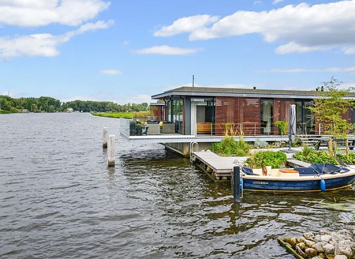 Verblijf 140306 • Bungalow Princehof/Alde feanen • 10-persoons waterwoning | 10CE