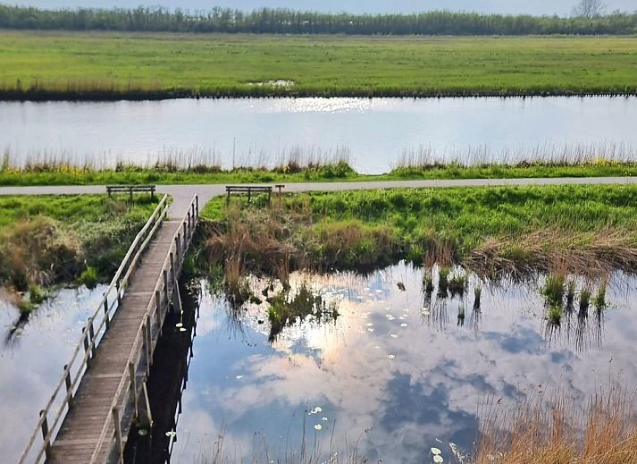 Komfortables Schlafzimmer im Ferienhaus Naturally de Veenhoop, gelegen in der ruhigen Umgebung von De Veenhoop.