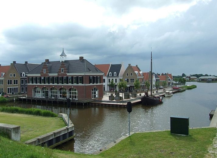 Guest house 1605103 - Holiday property Lauwersmeer - Vakantiehuis 162 Grachthaus