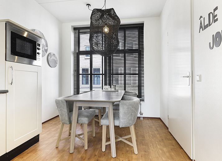 Plattegrond van Esonstad 4-persoons woning 4L1 in Anjum, Lauwersmeer, met ruime slaapkamers en moderne badkamer, ideaal voor een ontspannen verblijf.