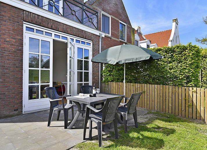 Plattegrond van Esonstad 8-persoons kinderwoning 8CK2 in Anjum, Lauwersmeer, met overzicht van slaapkamers en badkamer.