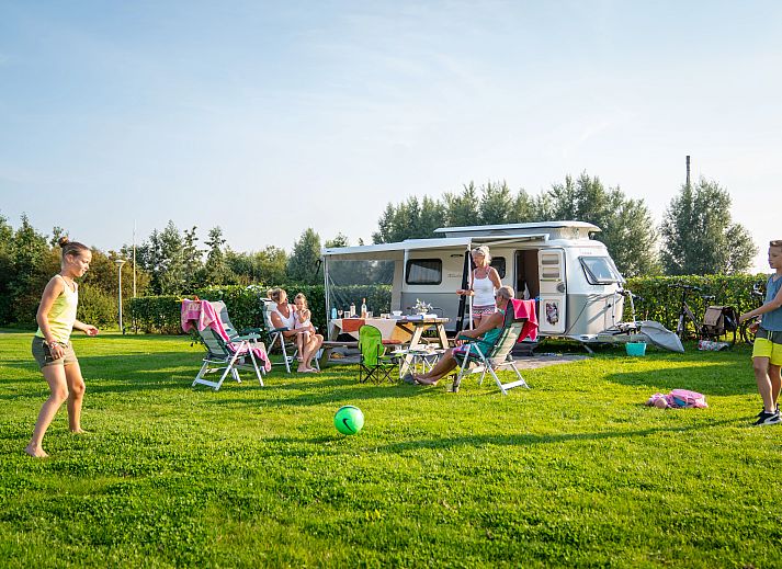 Esonstad Basic camping site C1 in Anjum, panoramic view of the Frisian lakes and nature.