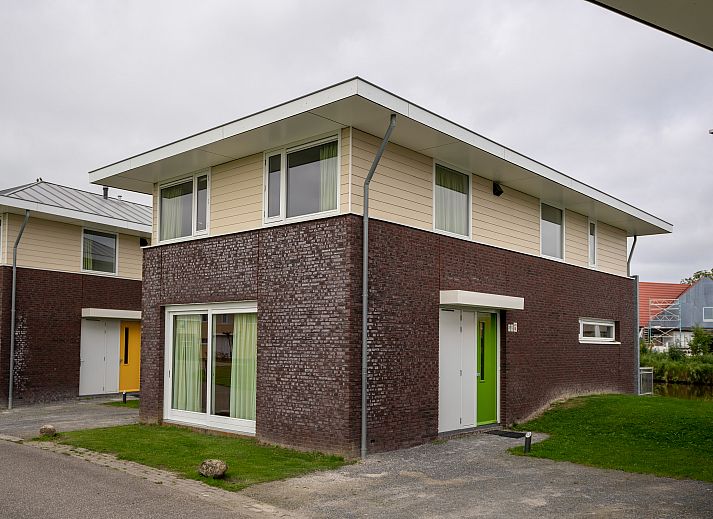 Grundriss der 8-Personen-Ferienwohnung 8E3 in Esonstad in Anjum, Lauwersmeer. Gemuetliches Ferienhaus mit geraeumiger Kueche und komfortablem Wohnzimmer.