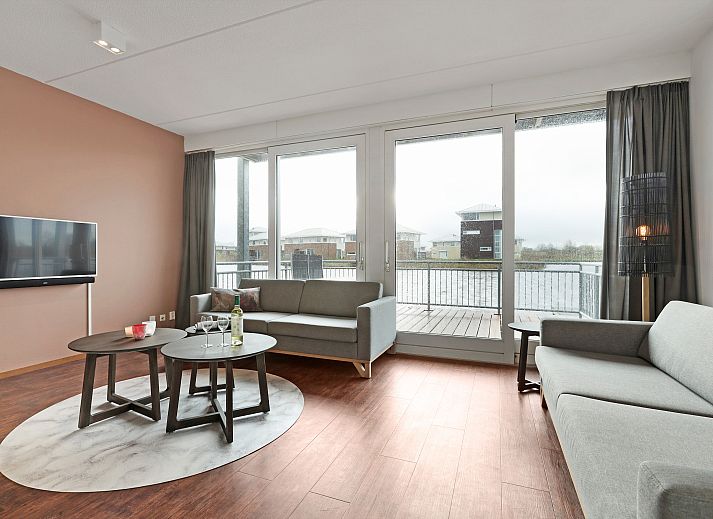 Grundriss der 8-Personen-Ferienwohnung 8E3 in Esonstad in Anjum, Lauwersmeer. Gemuetliches Ferienhaus mit geraeumiger Kueche und komfortablem Wohnzimmer.