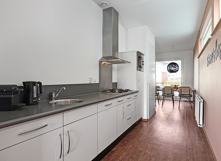 Grundriss der 8-Personen-Ferienwohnung 8E3 in Esonstad in Anjum, Lauwersmeer, mit geraeumigen Schlafzimmern und einem modernen Badezimmer - ein ideales Ferienhaus.