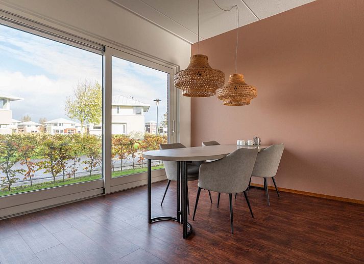 Detached house in Anjum, waterfront vacation home in Lauwersmeer, Frisian lakes, overlooking green surroundings.