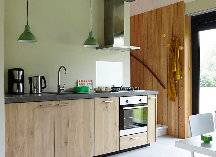 Huisje in Kollumerpomp, vakantiehuis met moderne architectuur in Kollumerpomp, Lauwersmeer, Friese meren.