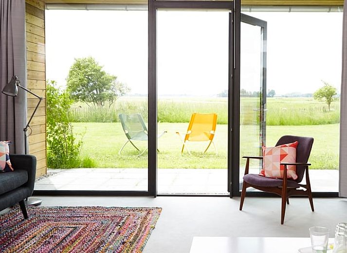 Huisje in Kollumerpomp, vakantiehuis met moderne architectuur in Kollumerpomp, Lauwersmeer, Friese meren.