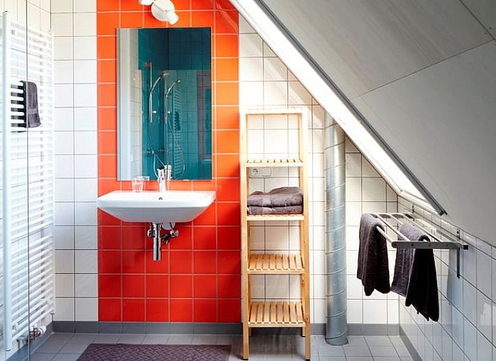 Gezellige eethoek in Huisje in Kollumerpomp, vakantiehuis in Kollumerpomp, Lauwersmeer, Friese meren.