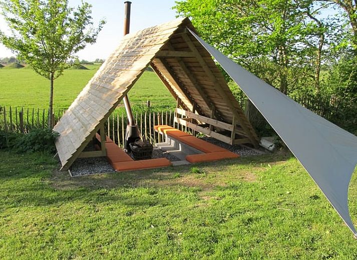 Moderne keuken in Huisje in Kollumerpomp, vakantiehuis in Kollumerpomp, nabij Lauwersmeer en Friese meren.
