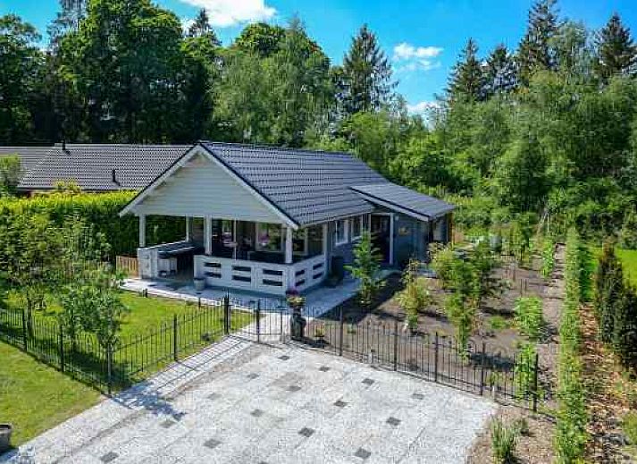 Verblijf 170106 • Vakantiewoning Midden Drenthe • Luxe 4 persoons vakantiehuis in het bos bij Spier