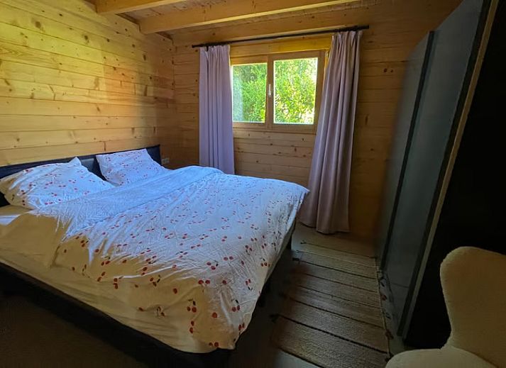 Zweites Schlafzimmer in DG1871, Ferienhaus in Spier, Midden Drenthe mit zwei Einzelbetten.