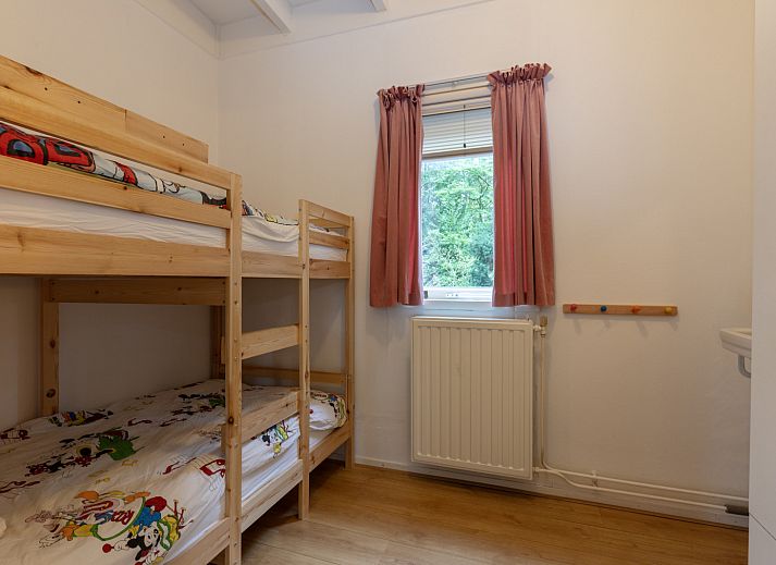 Eingang zum Ferienhaus DG1812 in Spier, Drenthe mit Holzschiebetuer.