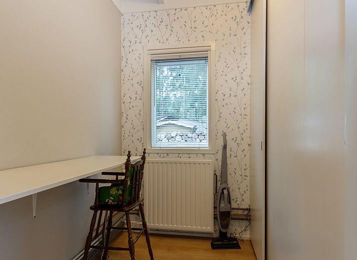 Eingang zum Ferienhaus DG1812 in Spier, Drenthe mit Holzschiebetuer.