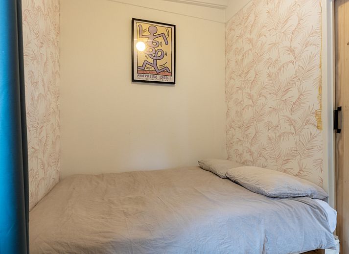 Scheune neben dem Ferienhaus DG1812 in Spier, umgeben von Natur.