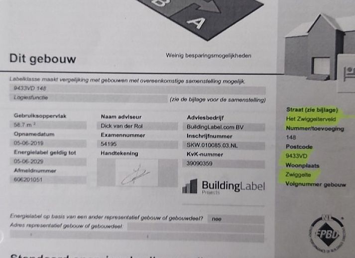 Moderne keuken met uitzicht op tuin in Het Kleine Verschil, Zwiggelte, Drenthe.