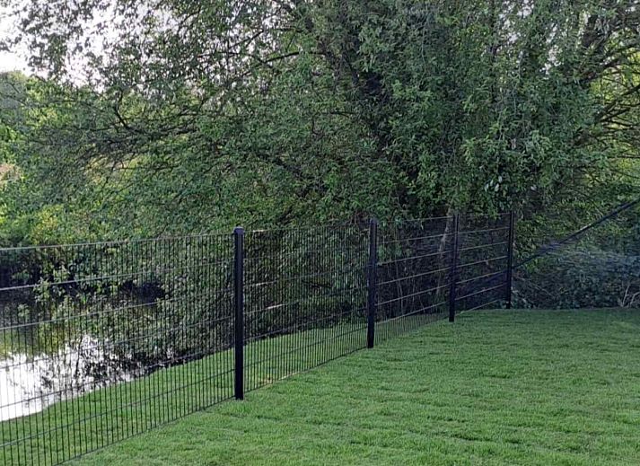 Vakantiehuis DG1609 in Hoogersmilde, Midden Drenthe, met ruim terras en groene omgeving voor een ontspannen verblijf in de natuur.