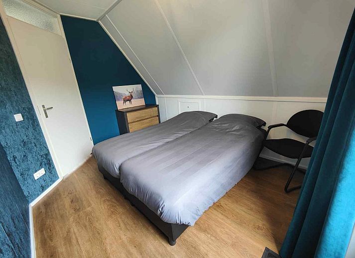 Moderne badkamer in vakantiehuis DG1609, Hoogersmilde, Midden Drenthe, met stijlvolle douche en toilet.