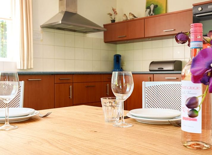 Slaapkamer met tweepersoonsbed in Vakantiehuis in Schoonloo, Midden Drenthe.