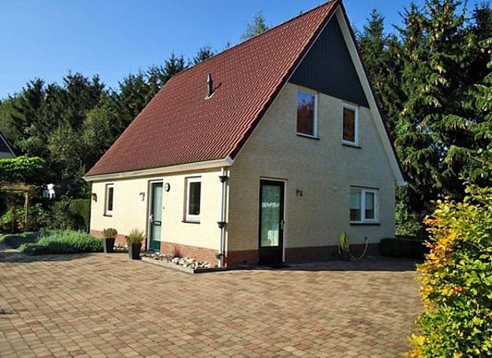 Slaapkamer met tweepersoonsbed in Vakantiehuis in Schoonloo, Midden Drenthe.