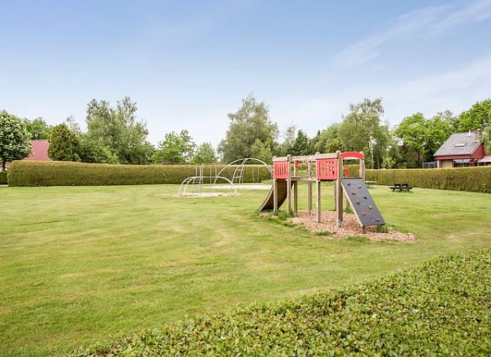 Slaapkamer met tweepersoonsbed in Vakantiehuis in Schoonloo, Midden Drenthe.
